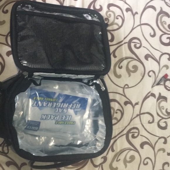 Roots lunch box in amazing condition - Picture 3 of 4